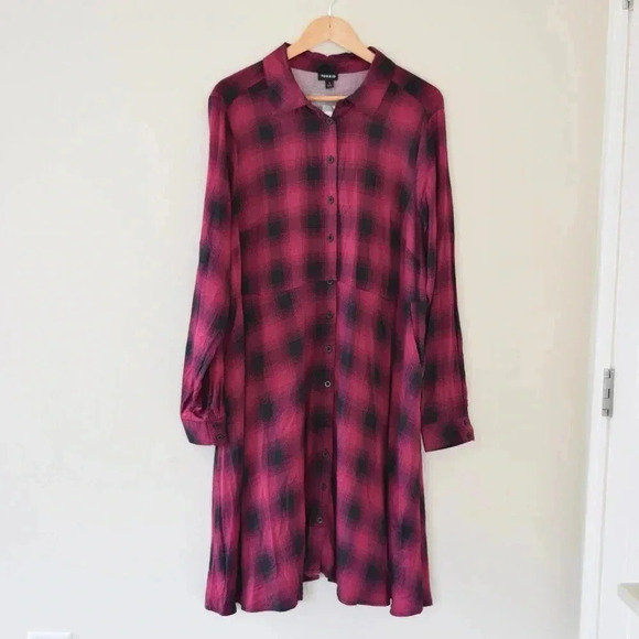 NWT TORRID Collared Long Sleeve Plaid Button Up Dress In Purple & Black - Picture 1 of 7